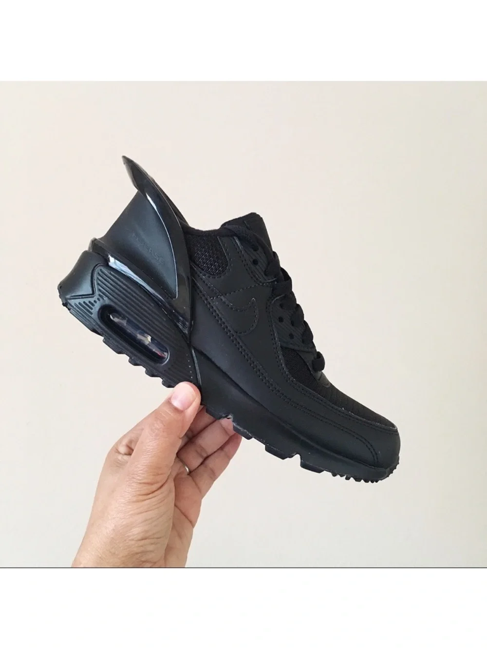 Nike Air Max 90 FlyEase Triple Black Sneakers 5Y / 6.5 Women